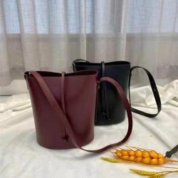 2021 New arrivals Genuine Leather 2 Sets Large Capacity Single Shoulder Bucket Bag Houndstooth Cosmetic Bag Set