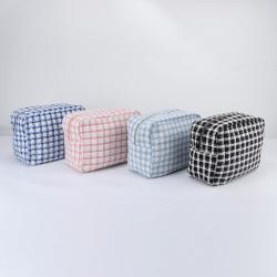 New Trend Stock Low MOQ Women Makeup Bag Large Capacity Tweed Fabric Plaid Custom Logo Travel Cosmetic Pouch