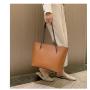 New Korean Fashion Lady Chains Tote Bag Pu Pure Color Stylish Shoulder Bag Handbag with Large Capacity for Women