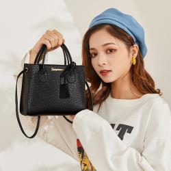 New Fashion Litchi Grain Handbag Custom Wholesale Cheap Women Small Square Bag Soft Zipper Pure Color Pu Leather Sling Bag