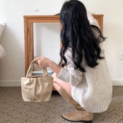 Autumn New Simple Style Wrist Bag Soft PU Leather Magnetic Buckle Handbag Mini Luxury Design Handbag Women