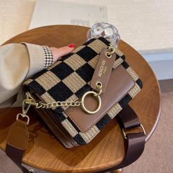 Bag woman 2021 new tide net red fashion woman bag foreign gas chain slant diamond bag small jelly