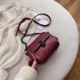 New single shoulder crossbody fashionable and simple retro chain small bag