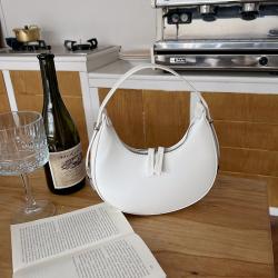 2023 New Korean Crescent Bag Underarm Crossbody Metal Buckle Zipper Bag Women Bags Designer