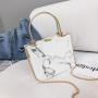 New Fashion Acrylic Handheld Box Bag