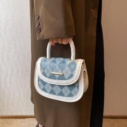 New niche diamond cross body fashionable and trendy one shoulder handbag