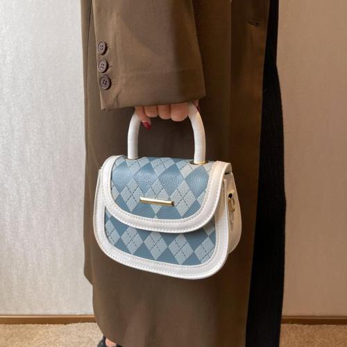 New niche diamond cross body fashionable and trendy one shoulder handbag