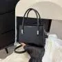 Simple and fashionable new style shoulder bag, casual crossbody bag