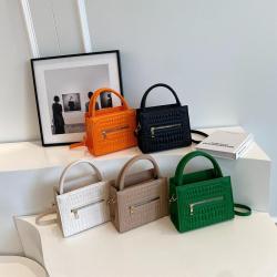 2024 new ladies handbag fashion shoulder armpit women's bag leisure large capacity solid color crocodile print crossbody bag