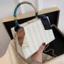 2023 New Fashion Chain Versatile Ins Thread Messenger Bag Hot Sell Zipper Square Bag China Wholesale PU Ladies Shoulder Bag
