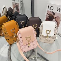Stylish Korean Style Women's Vintage Shoulder Bag Solid Color Mobile Phone Bag with Zipper Closure PVC Lining Bag for Women