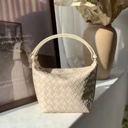 2024 Factory Wholesale Luxury Woven Leather Handbags Fast Shipping Bags Custom Color Small Bags Woven Bags for Women