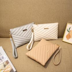 2024 New Promotion Ladies Embroidered Handbag Fashion Versatile Mobile Phone Bag Ladies Low Price Small Clutch