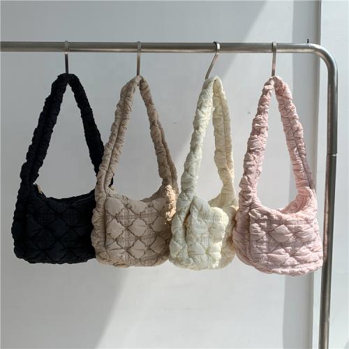 New Products Wholesale Autumn Design Diamond Women Sling Shoulder Bag Fashion Soft Handbag Small Cotton-Padded Hand Shoulder Bag