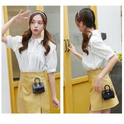 2023 New Fashion Portable Jelly Bag Mini Handbag Open Square Handbag with Button Chain Handbag for Women