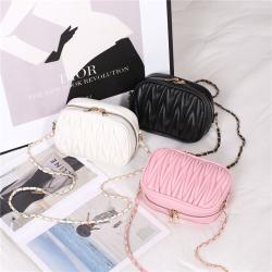 Long Chain Shoulder Messenger Bag Customized PU Leather Cross Body Sling Bags For Women