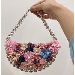 Hot Selling New Design woman Flowers and Diamond bags Beach Chic Woman Handbag Underarm Bags Fashion Pearl Chain Handbags