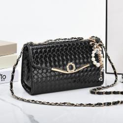 2023 New Fashion Women's Bag Trendy Girl Portable Diagonal Span Luxury Bags Women Handbags With Pearls Pendent