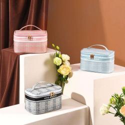 China wholesale large capacity portable cosmetic storage bag polyester makeup bag