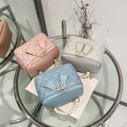 2022 New Fresh And Sweet Pearl Portable Embroidered Chain Bucket Bag Solid Color Rhombic Lattice Single Shoulder Messenger Bag