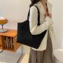 Leisure Lingge Solid Color High Capacity Bag 2023 Autumn New Women's Bag Single Shoulder Underarm Tote Bag