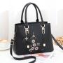 New Style Fashion Woman's Handbag High Capacity Embroider One Shoulder Bag Soft Leather Simple Middle Age Borsa Mother's Bag