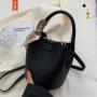 Wholesale Zaino Senior Texture Bucket Bag Niche Design Crossbody Bag Fashion Portable Hand Bags For Ladies
