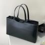 Simple and fashionable niche tote bag Rectangular smooth pu leather handbag Classic solid color hand bag for women