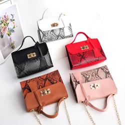 Factory Wholesale 2023 New Vintage Snake Pattern Handbag Sling Shoulder Crossbody Bag Mobile Phone Square Bag Korean Fashion