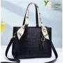 Simple Elegant PU Ladies Handbag Tassel Chain Decoration New Crossbody Bag Spring Summer Winter-Casual Life Crocodile Design