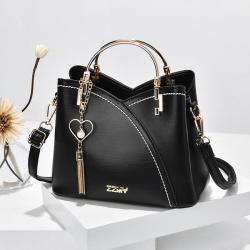 2023 New Hot-selling Fashion Women Luxury Purses and Handbags Women's Casual Saddle Bag With Heart Pendent