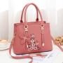 New Style Fashion Woman's Handbag High Capacity Embroider One Shoulder Bag Soft Leather Simple Middle Age Borsa Mother's Bag