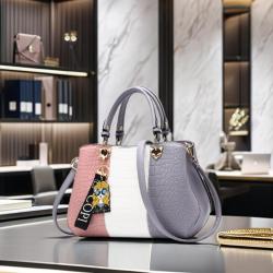 Hot Selling Women's Designer Tote Handbags Famous Style PU Crossbody Shoulder Bags with Zipper Closure Polyester Lining