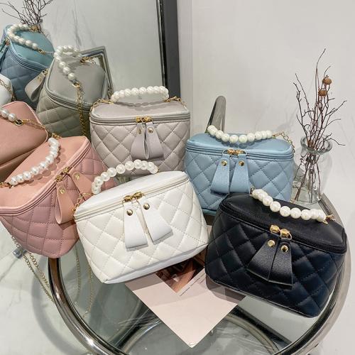 2022 New Fresh And Sweet Pearl Portable Embroidered Chain Bucket Bag Solid Color Rhombic Lattice Single Shoulder Messenger Bag
