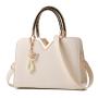 2023 New Fashion Women'S Handbag With Pearl Large Capacity One Shoulder Crossbody Bag Designer Handbag Wholesale