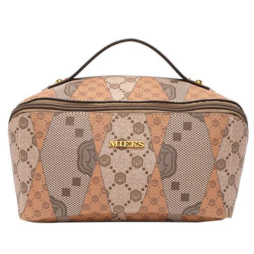 2023 New Summer Fashion Large Capacity Makeup Bag Women's Versatile Western Style Advanced Sense Pillow Bag