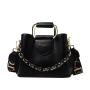New Fashionable Woman Bag Custom Soft PU Leather Tote Square Cross Body Bag  Hand Carry Commuting Bucket Bag