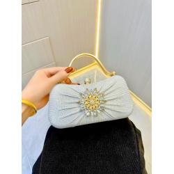 Wholesale banquet dress bags ladies banquet bag handbag rhinestone handle bridal wrinkle flower evening bags for women
