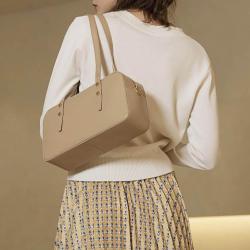 2024 Custom Luxury Metal Logo Tote Handbag Bag Ladies Document Outdoor Double Strap Pu Leather Armpit Shoulder Ladies Bags