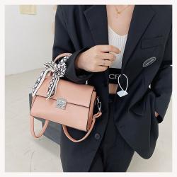 Fashion Lady Designer Bags Scarf &metal Lock Zipper Flap Pattern Cross Body Purse Women Modern Classic Style Sling Messenger