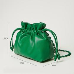 Manufactory Custom Pu Leather Shoulder Bag For Women Fashion Handbag Metal Chain Cross Body Bag Lovely Drawstring Bag