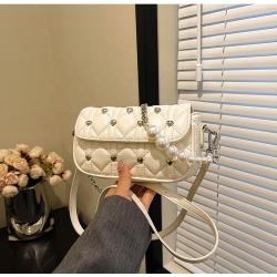 2024 fashion heart decoration ladies sling bag popular handbags pearl chain shoulder bags for woman