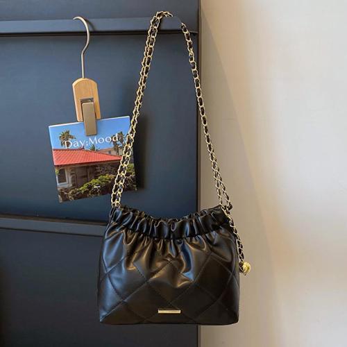 Soft Leather Large Capacity Fashionable Wrinkle Chain Shoulder Bag, Summer New Style Foreign-style Casual Bag Drawstring