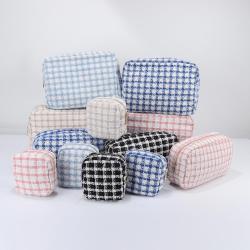Keymay RTS Girls Cute Small Portable Cosmetic Storage Zipper Fabric Pouch Fall Winter Plaid Makeup Bag Tweed Cosmetic Bag Women