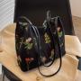 Large capacity embroidery todot female summer 2023 new tide cloth bag niche embroidery shoulder bag texture bucket bag