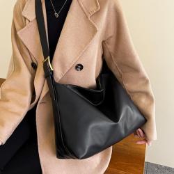 Large capacity one shoulder fashionable leisure commuting tote bag