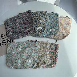 Wholesale Custom Logo Floral Design Printed Fashion Toiletry Organizer Travel Portable Makeup Cosmetic Bag Women