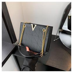 Personalized cross v high quality small square bag women's bag 2024 summer new chain diamond lattice single shoulder bags