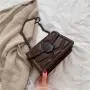 New fashionable and minimalist crossbody rivet single shoulder chain small square bag