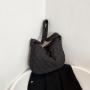New cloud pleated casual and personalized lightweight large capacity crossbody bag